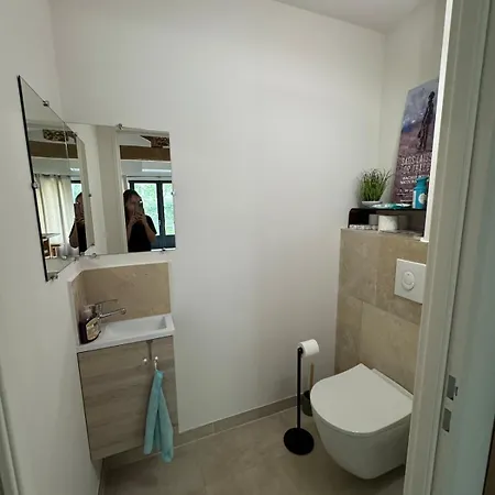 Maison Neuve De Plain Pied Au Cœur D'un Jardin Arboré Hébergement de vacances *