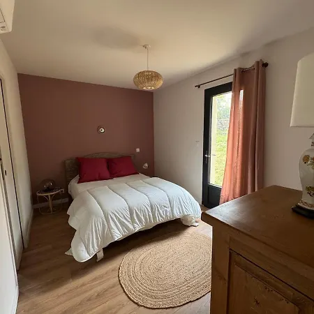 Hébergement de vacances Maison Neuve De Plain Pied Au Cœur D'un Jardin Arboré Saint-Hippolyte-de-Montaigu