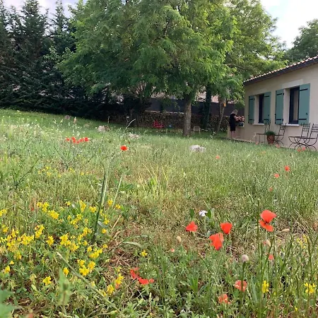 Maison Neuve De Plain Pied Au Cœur D'un Jardin Arboré Hébergement de vacances *
