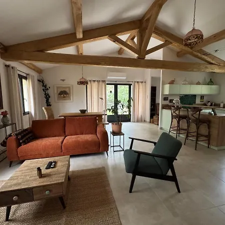 Hébergement de vacances Maison Neuve De Plain Pied Au Cœur D'un Jardin Arboré